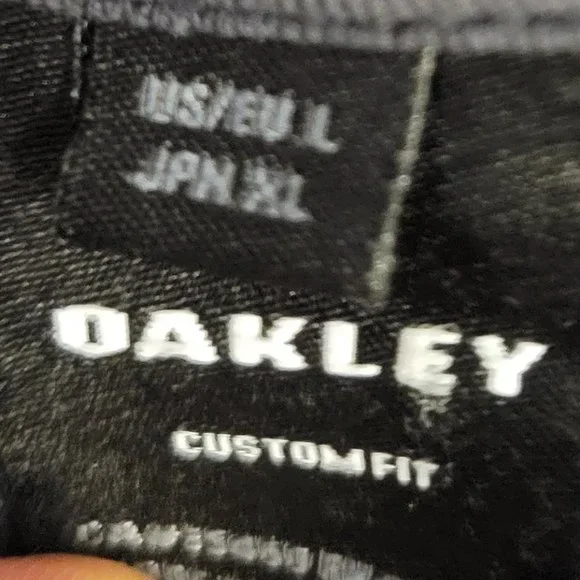 OAKLEY BLACK TSHIRT WITH RED WHITE AND BLUE STARS ABS STRIPES OAKLEY LOGO DESIGN - Picture 6 of 6